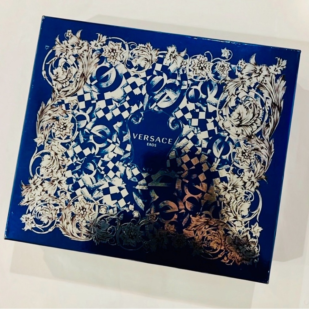 VERSACE Blue Box, EUC - Picture 6 of 7